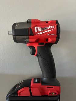 Milwaukee M18 FUEL™ 3/8 " Mid-Torque Impact Wrench w/ Friction Ring TOOL ONLY