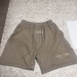 tan essential shorts 