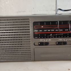 Vintage FM Radio Receiver 