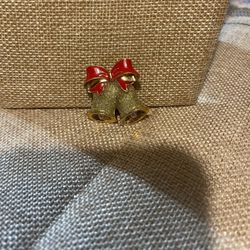 Vintage AVON Enamel Gold Tone Christmas Pin / Brooch - 