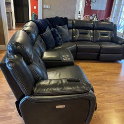 Couch/ Recliners 