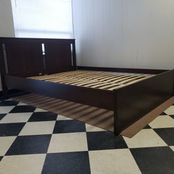 Queen size bed frame - can DELIVER almost anywhere for $20 extra - gently used and in very good condition 😍