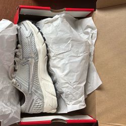 Women's Nike Zoom Vomero 5 Casual Shoes 