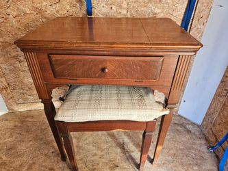 Vintage Singer Model 401A Slant-O-Matic Sewing Machine