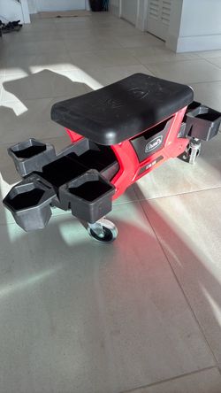 Compact creeper and detail seat