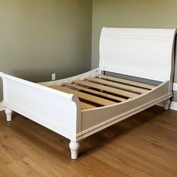 Full Size Bed, White Solid Wood, Bought from Costco