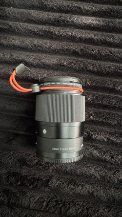 Sigma 30mm 1.4 (Sony E) Camera Lens
