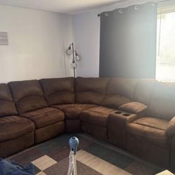 Sectional Couch With Recliners 