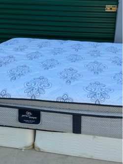 USED KING SIZE SERTA PILLOWTOP MATTRESS ONLY