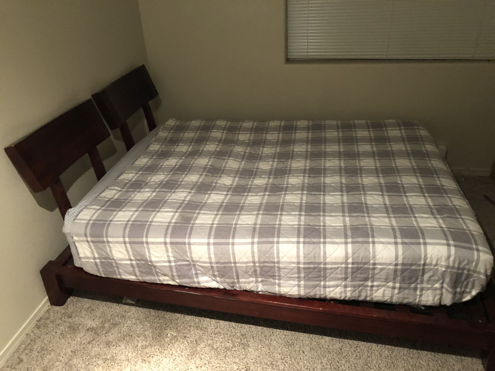 Queen Size Hybrid Bed With Wooden Frame 