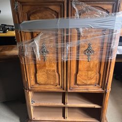 Vintage Wood Stanley Furniture Set Dresser Night Stands Armoire
