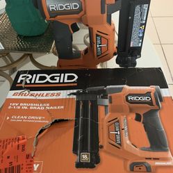 Ridgid 18V 2-1/8 18-Gauge Brad Nailer 
