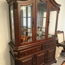 Mahogany Wood China Cabinet 