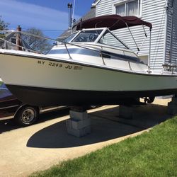 1988 Shamrock Cuddy Cabin