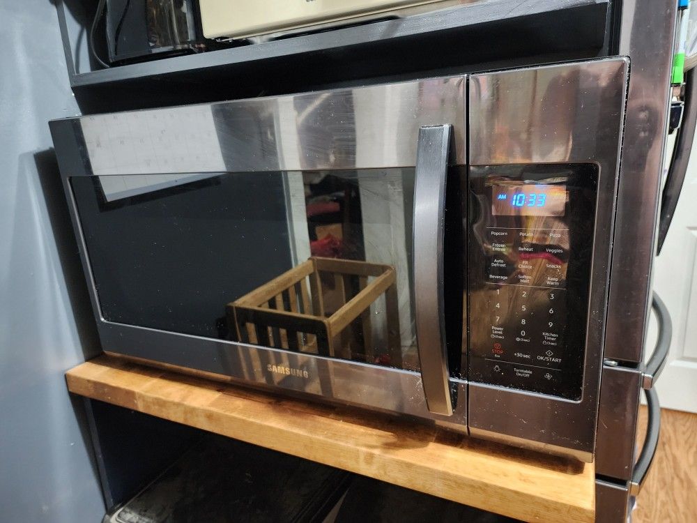 Samsung 1.9cu. Ft. Microwave