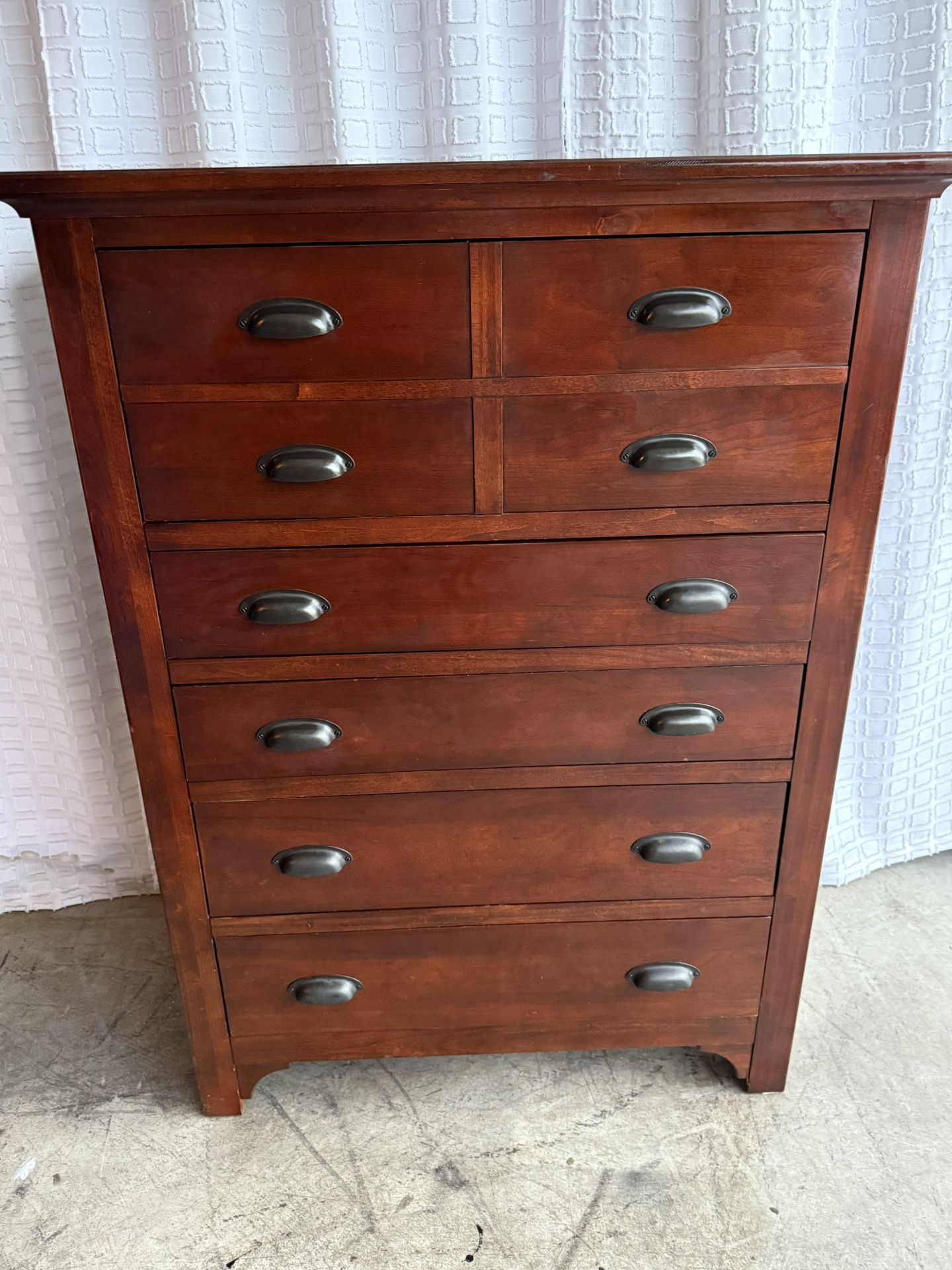5- Drawer Chest / Dresser !!! 18” D 34” W 52” H