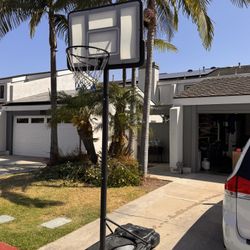 Adjustable basketball Hoop