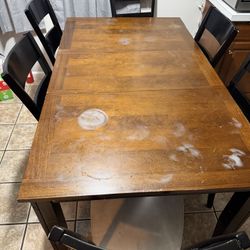 Table & 6 Chairs 