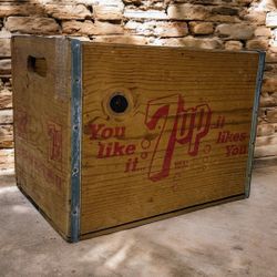 Vintage 7UP Wooden Soda Crate Seven-Up Bottling Co Advertising Box 