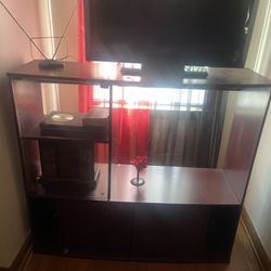 TV STAND & TV