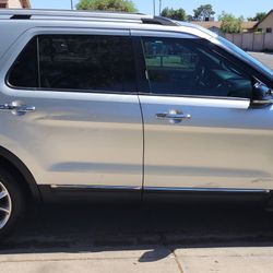 Ford Explorer XLT 2012