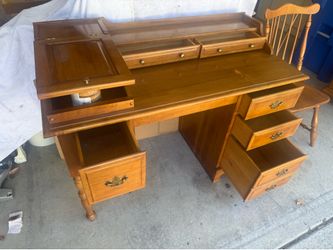 Ethan Allen heirloom maple desk and chair