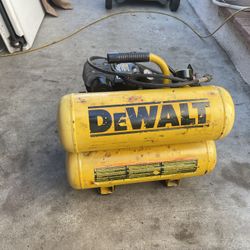 Air Compresor Dewalt