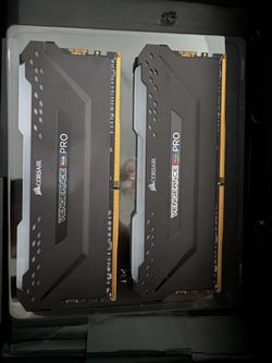 Corsair Vengeance RGB Pro 16GB (2x8GB) DDR4 3200MHz CL16 RGB RAM Black – CMW16GX4M2E3200C16