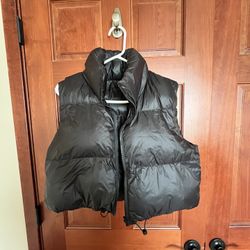 Black Puffer Crop Vest
