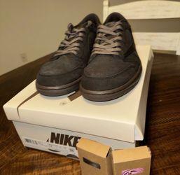 Air Jordan retro 1 low x Travis Scott “velvet brown” size 11