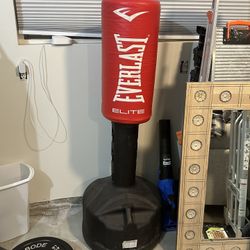Everlast Elite Standing Punching Bag