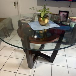 Round glass table