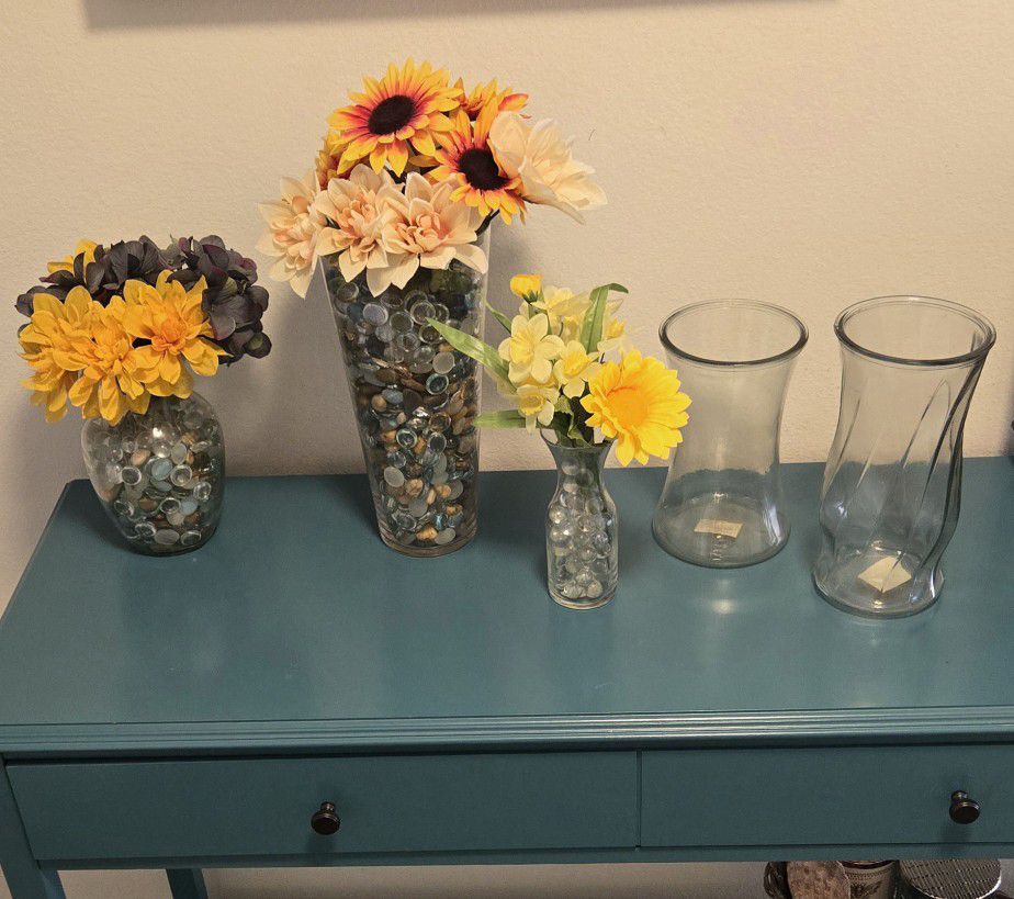 Vases/ Flowers- Set