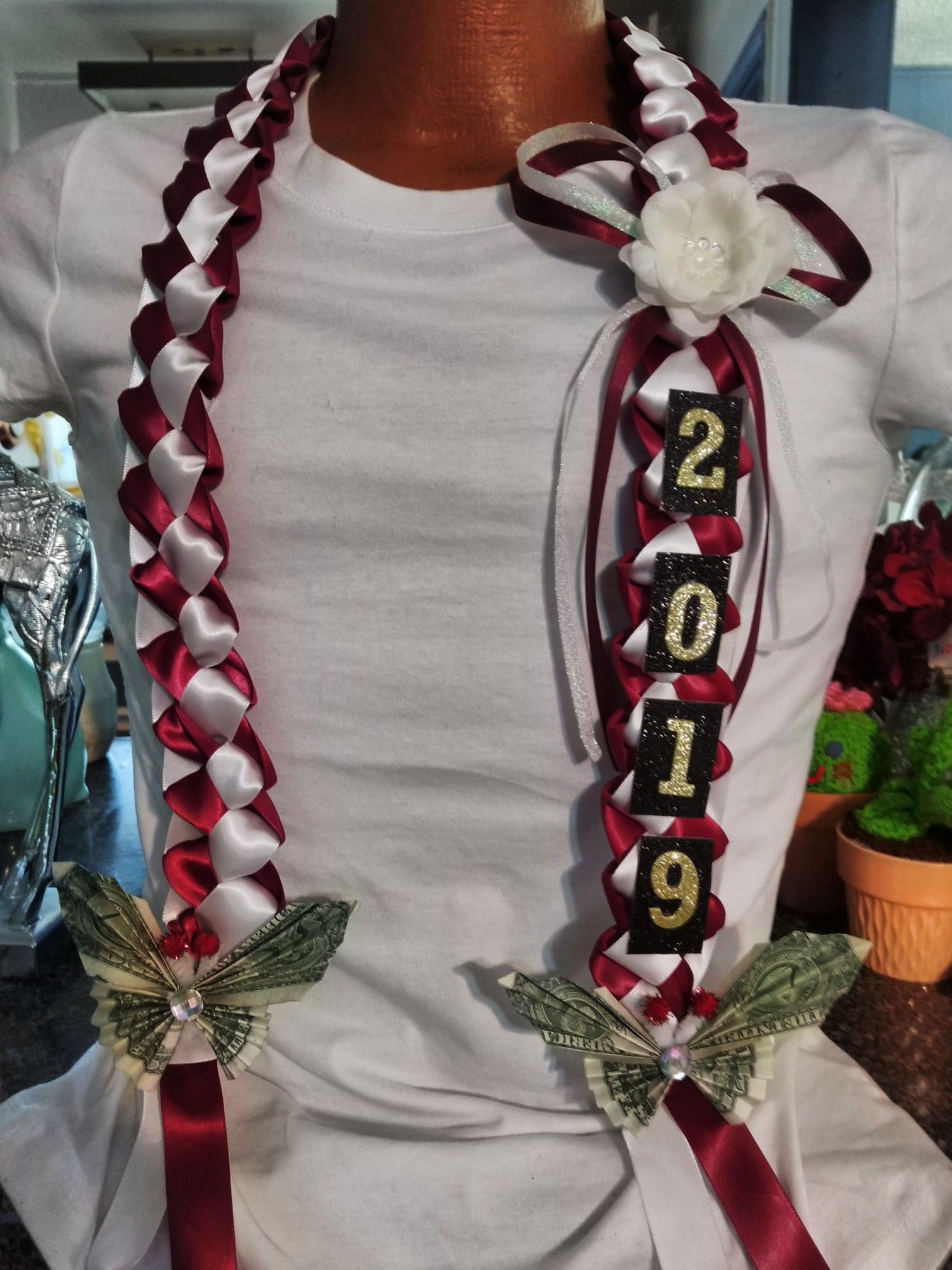 Graduation Lei burgundy and white with butterfly money