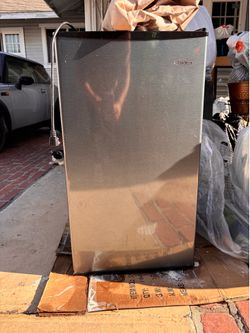 Mini fridge
