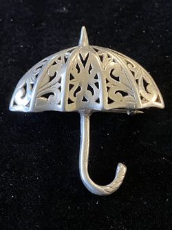 VINTAGE STERLING SILVER OPEN WORK FILIGREE UMBRELLA PARASOL PIN BROOCH-J'LAIRE!!