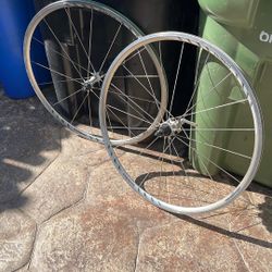 Road bike wheels