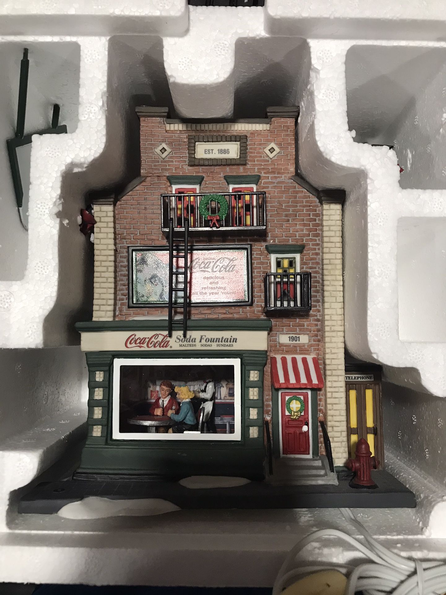 Department 56 Coca-Cola Soda Fountain Christmas in the City MINT never out of box