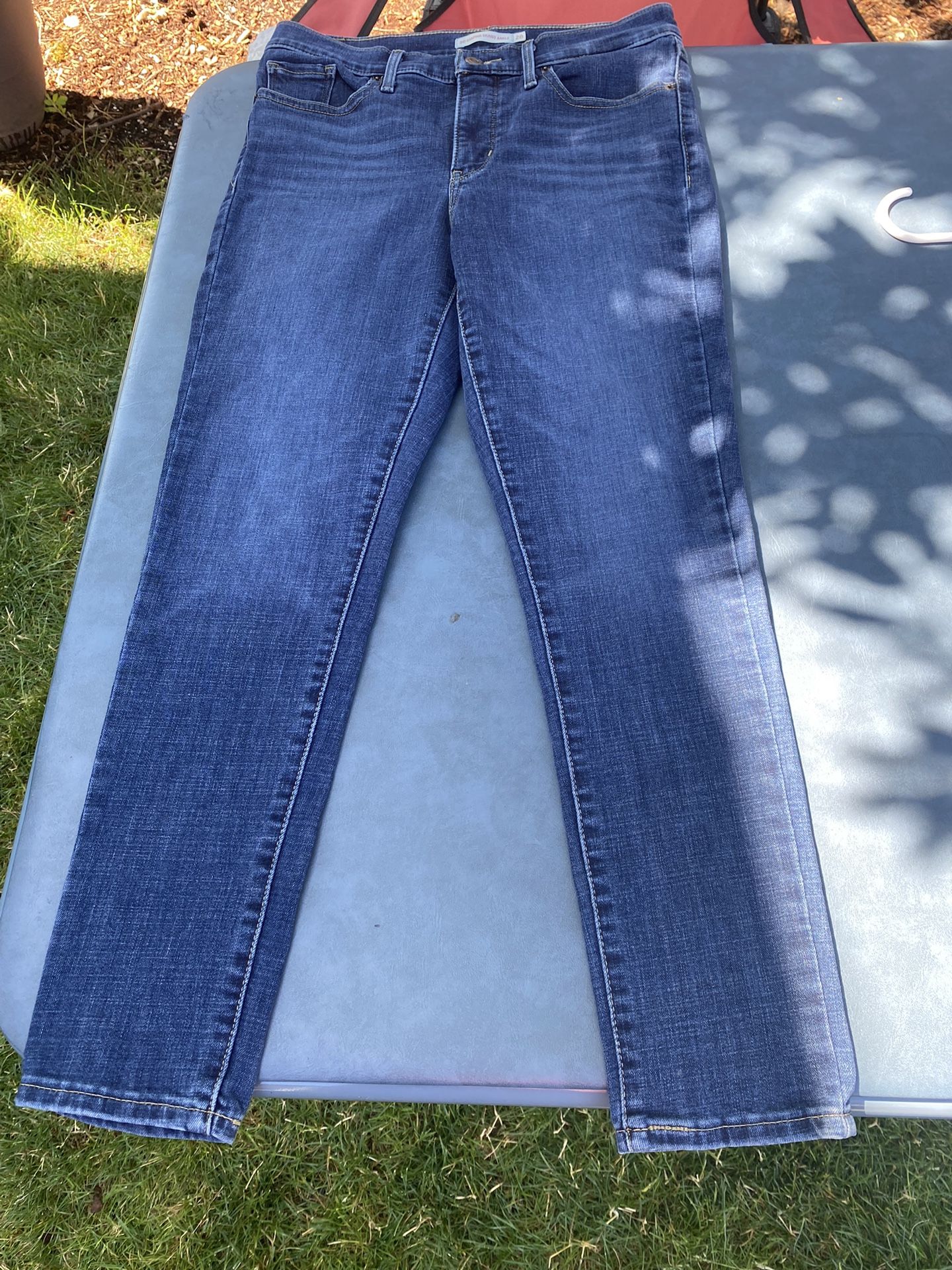 Women’s Levi’s Pants Skinny Ankle 28