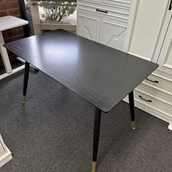 47” Black Dining Table, Modern Kitchen Table, Wood Dining Room Table for Kitchen, Living Room, Apartment, Small Space(Small Damage)