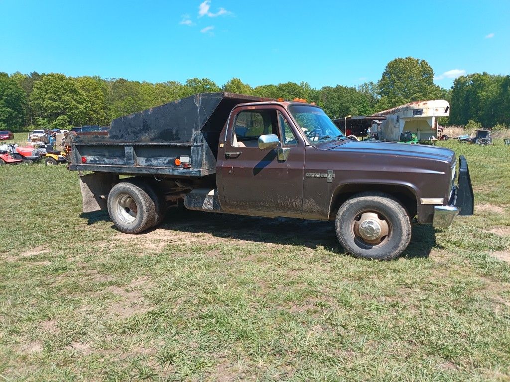 1986 Chevy C30