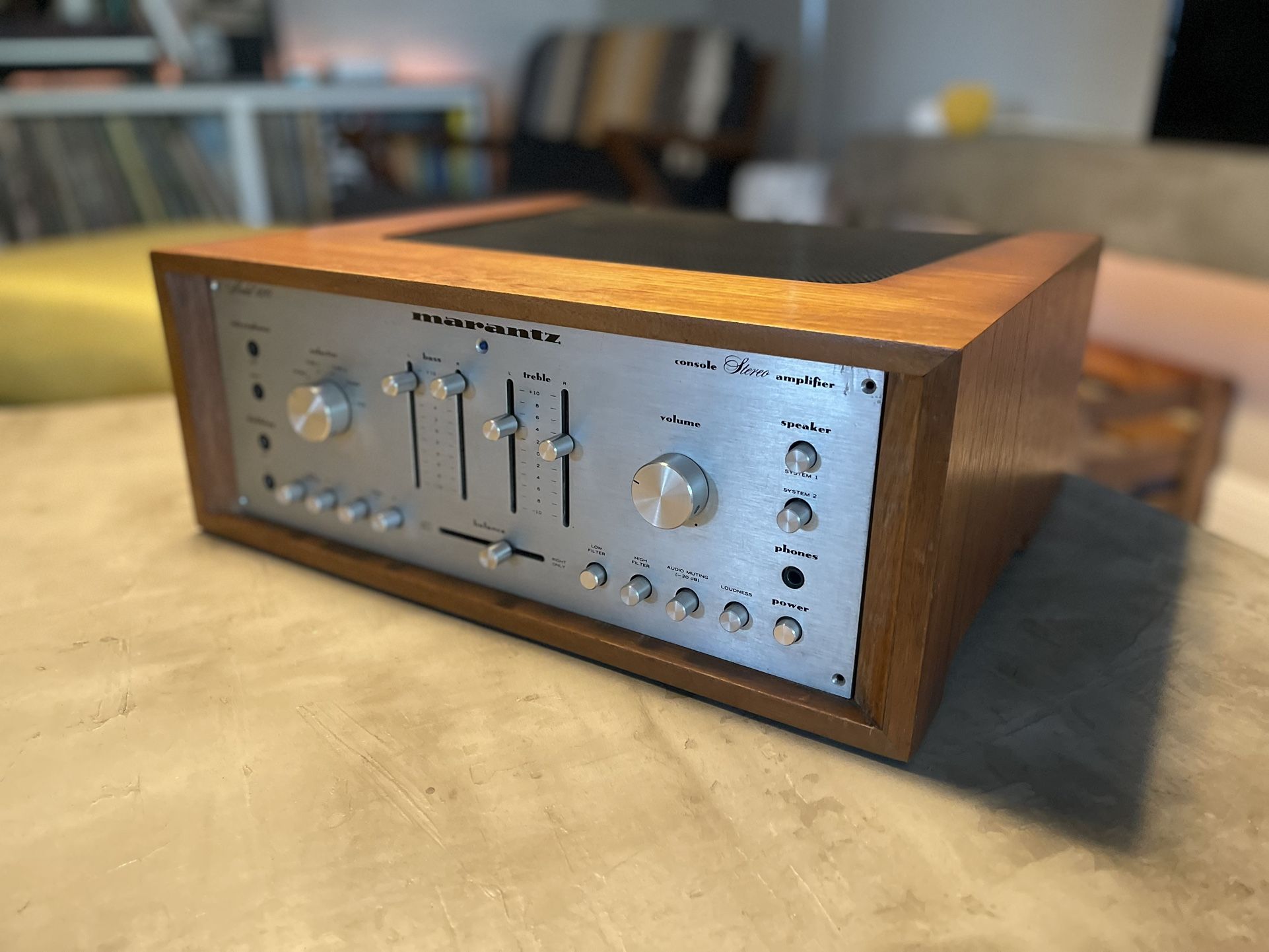 Marantz 1120 Amplifier Incl. Wooden Enclosure.
