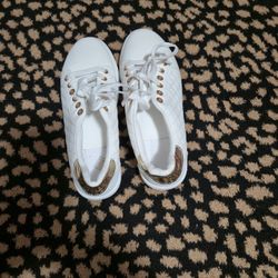 White Sneakers 