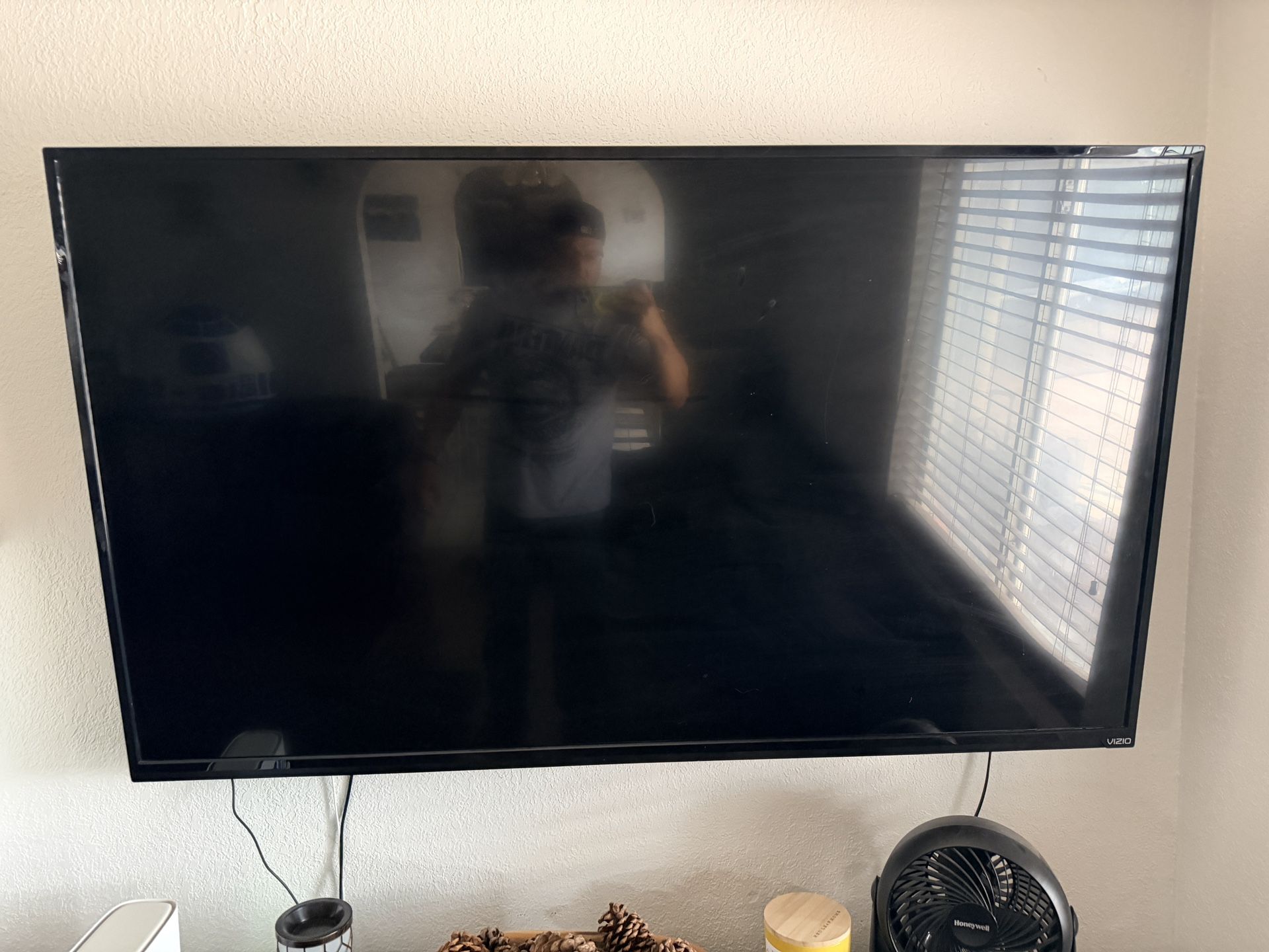 Vizio LCD TV -65 Inch