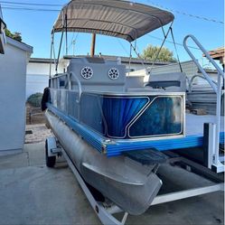 Pontoon Boat