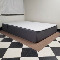 Full size mattress - can DELIVER almost anywhere for $20 extra - gently used and in LIKE NEW condition 😍