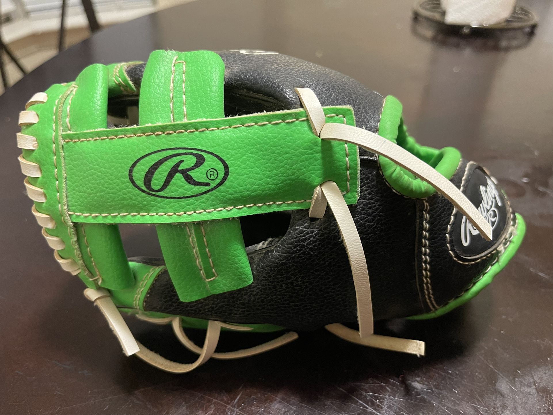 Rawlings left Handed Glove
