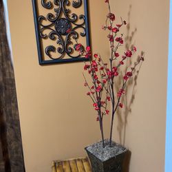  Brown Metal Base With Red Flowers 
