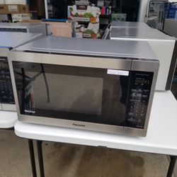 Microwave Panasonic 1200 Watts 