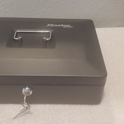 Master Lock Medium Cash Box
